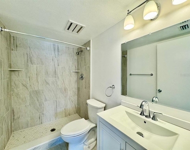 3323 Crystal Court E - Photo Thumbnail 23