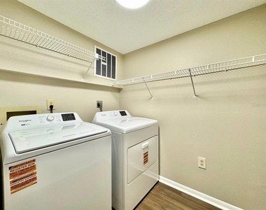 3323 Crystal Court E - Photo Thumbnail 24