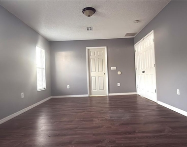 8839 Greenleaf Court - Photo Thumbnail 13