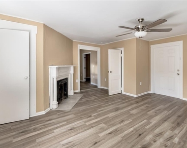 418 E Amelia Avenue - Photo Thumbnail 11