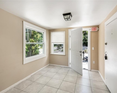 418 E Amelia Avenue - Photo Thumbnail 1