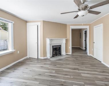418 E Amelia Avenue - Photo Thumbnail 10