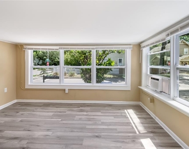 418 E Amelia Avenue - Photo Thumbnail 5