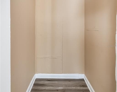 418 E Amelia Avenue - Photo Thumbnail 7
