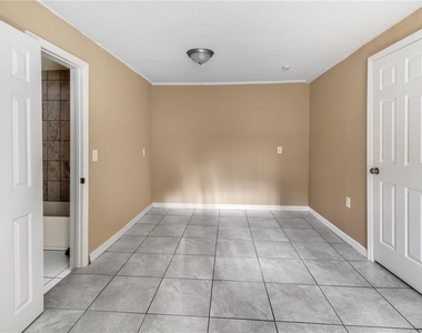 418 E Amelia Avenue - Photo Thumbnail 20