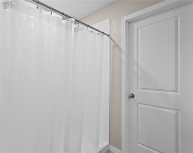 7109 Paradise Island Court - Photo Thumbnail 28