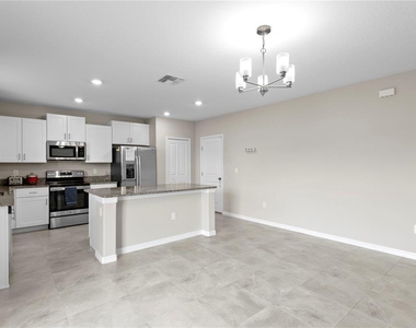 7109 Paradise Island Court - Photo Thumbnail 16
