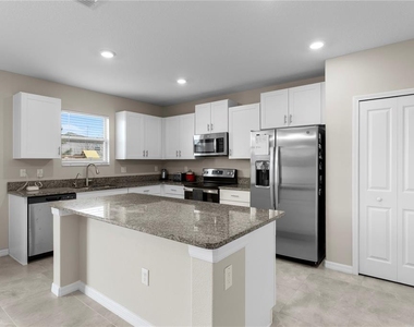 7109 Paradise Island Court - Photo Thumbnail 18