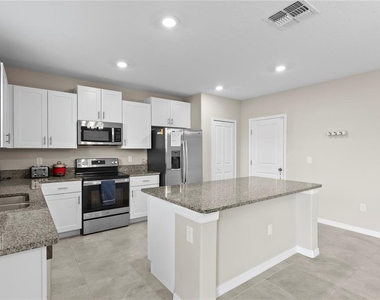 7109 Paradise Island Court - Photo Thumbnail 17