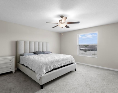 7109 Paradise Island Court - Photo Thumbnail 24