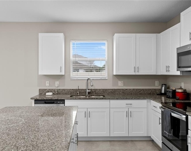 7109 Paradise Island Court - Photo Thumbnail 19