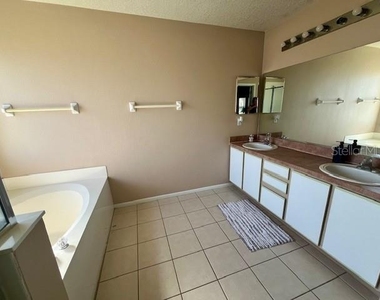 439 Bloomingdale Drive - Photo Thumbnail 21