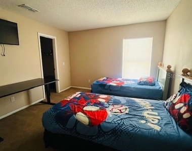 439 Bloomingdale Drive - Photo Thumbnail 13