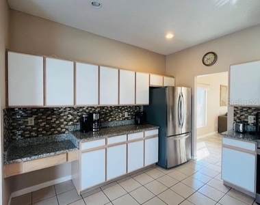 439 Bloomingdale Drive - Photo Thumbnail 3