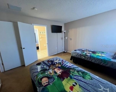 439 Bloomingdale Drive - Photo Thumbnail 14