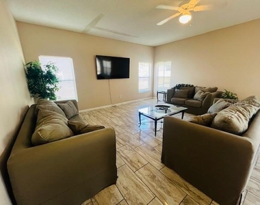 439 Bloomingdale Drive - Photo Thumbnail 10