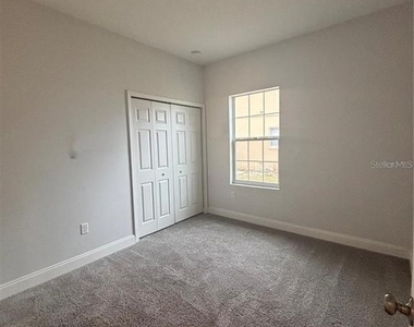 423 Churchill Court - Photo Thumbnail 15