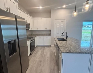 423 Churchill Court - Photo Thumbnail 3