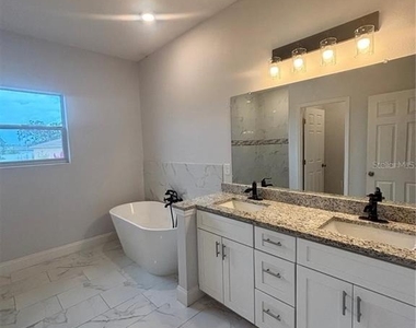 423 Churchill Court - Photo Thumbnail 8