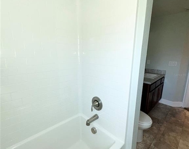 430 Big Sioux Ct - Photo Thumbnail 8