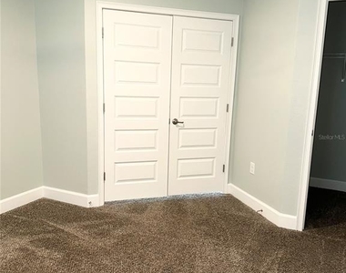 430 Big Sioux Ct - Photo Thumbnail 5