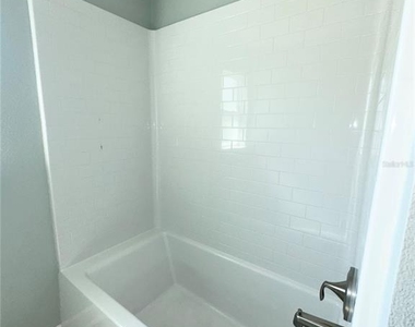 430 Big Sioux Ct - Photo Thumbnail 7