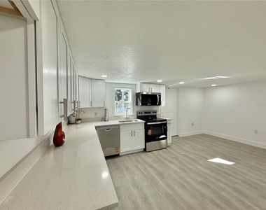1605 8th Street - Photo Thumbnail 8
