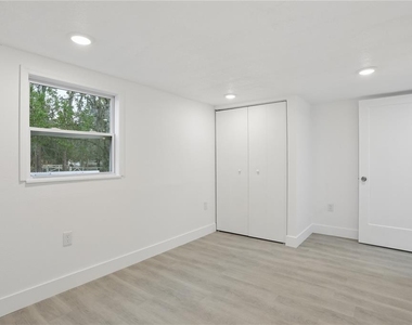 1605 8th Street - Photo Thumbnail 17