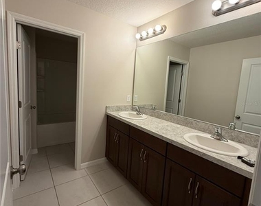 564 Meadow Bend Drive - Photo Thumbnail 12