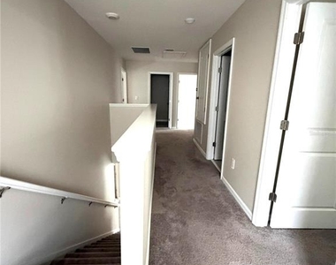 564 Meadow Bend Drive - Photo Thumbnail 9