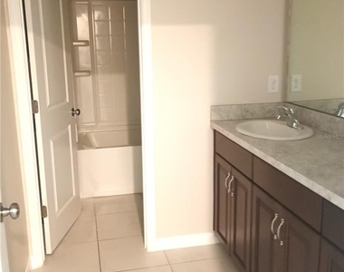 564 Meadow Bend Drive - Photo Thumbnail 16