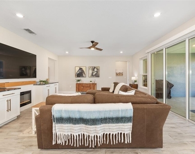 4342 Nw 55th Court - Photo Thumbnail 9