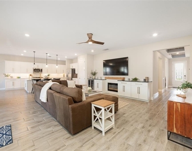 4342 Nw 55th Court - Photo Thumbnail 7