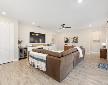 4342 Nw 55th Court - Photo Thumbnail 8