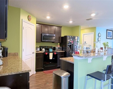 35901 Joewood Avenue - Photo Thumbnail 2