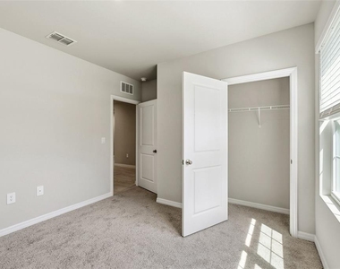 25222 Cadiz Drive - Photo Thumbnail 3