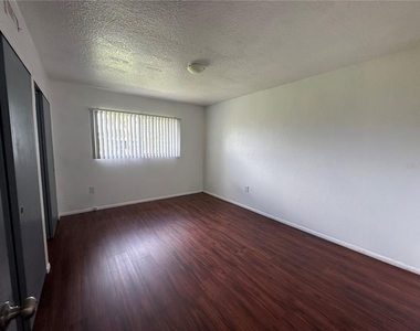 1000 Lake Of The Woods Boulevard - Photo Thumbnail 9