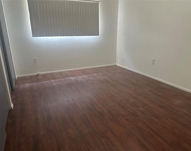 1000 Lake Of The Woods Boulevard - Photo Thumbnail 12