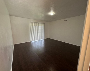 1000 Lake Of The Woods Boulevard - Photo Thumbnail 1