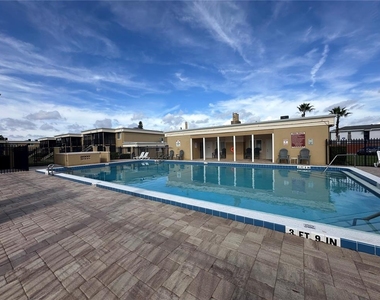 1000 Lake Of The Woods Boulevard - Photo Thumbnail 9