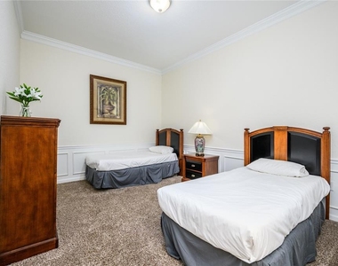 4804 Cayview Avenue - Photo Thumbnail 8