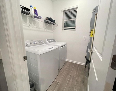 1543 Cross Prairie Parkway - Photo Thumbnail 20