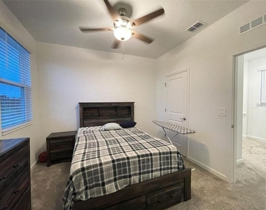 1543 Cross Prairie Parkway - Photo Thumbnail 22
