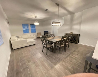 1543 Cross Prairie Parkway - Photo Thumbnail 15