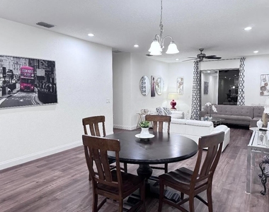 821 Land Avenue - Photo Thumbnail 4