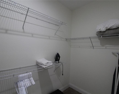 821 Land Avenue - Photo Thumbnail 8