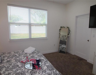 821 Land Avenue - Photo Thumbnail 7