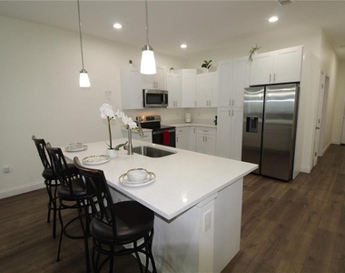 821 Land Avenue - Photo Thumbnail 2