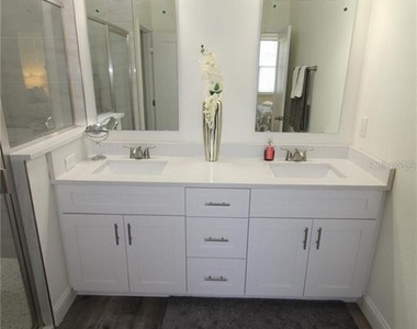 821 Land Avenue - Photo Thumbnail 9