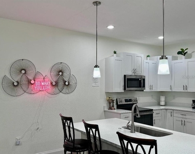821 Land Avenue - Photo Thumbnail 5